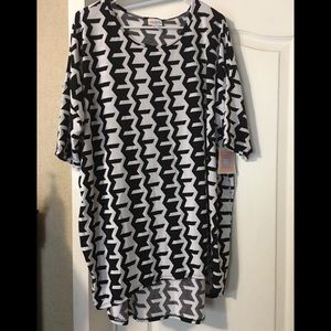 LulaRoe LLR Irma Black White High Lo Dolman Blouse